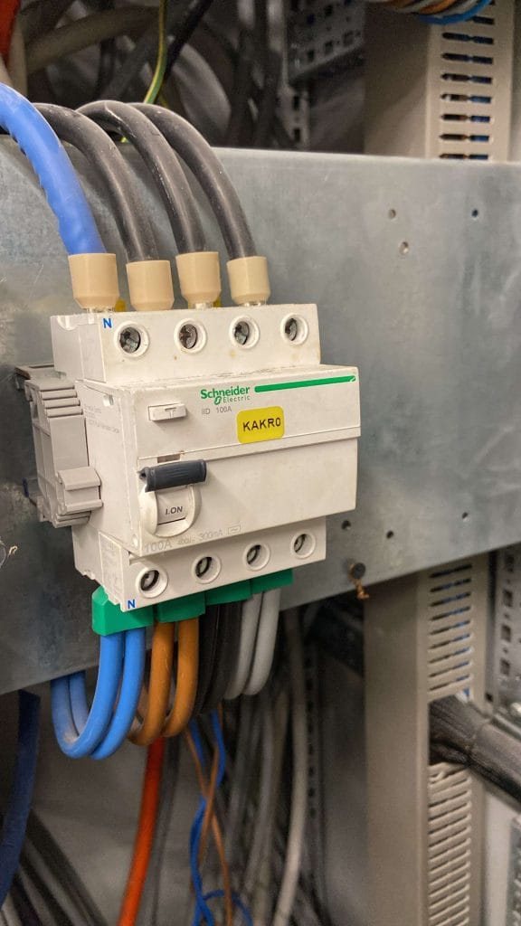 Adana/Seyhan elektrik tesisatı arıza bakım onarım hizmetleri-acil elektrikçi usta hizmetleri-en yakın elektrikçi usta desteği-adanaelektrikcim.com.tr