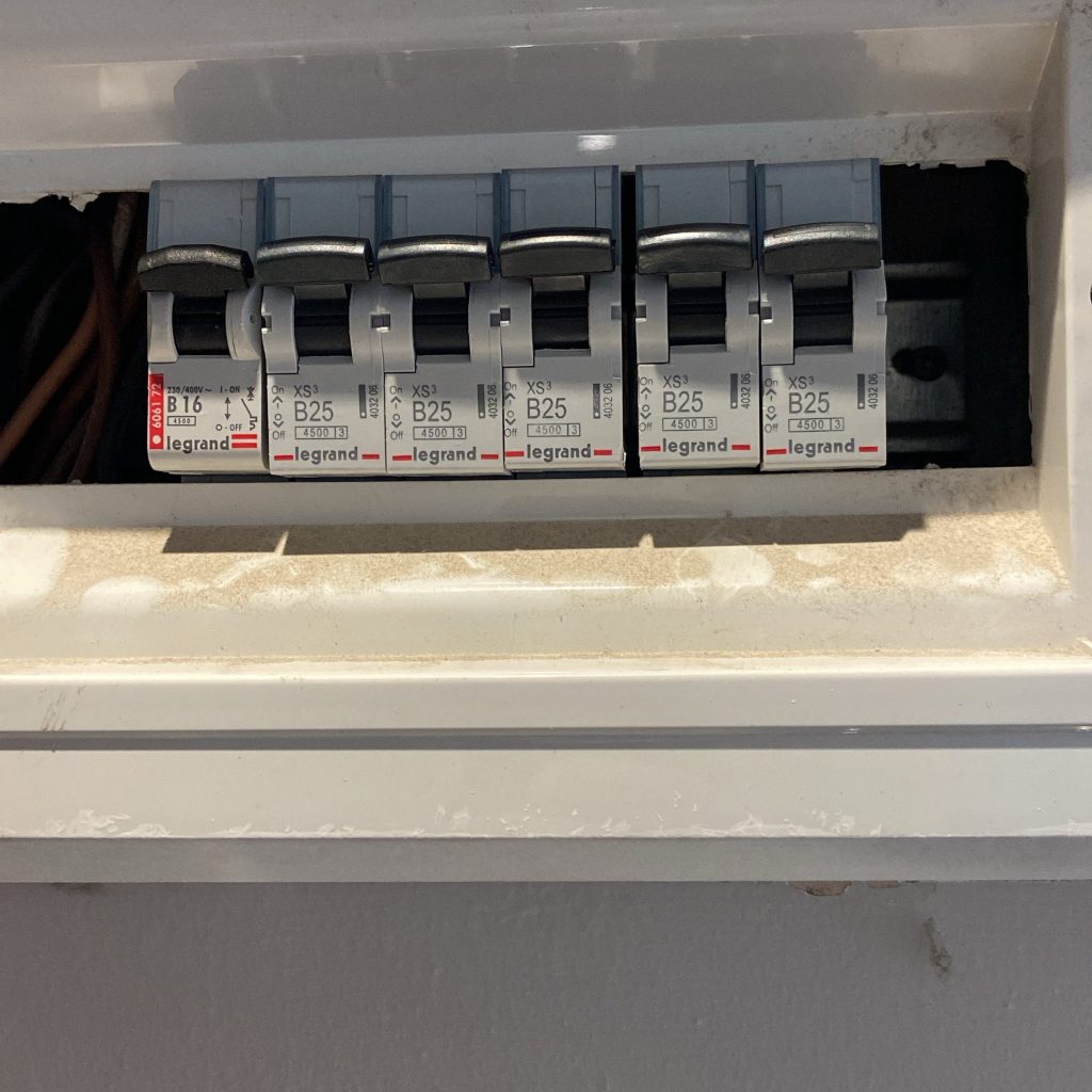 adana elektrikçi ustası desteği-en yakın elektrikçi hizmeti