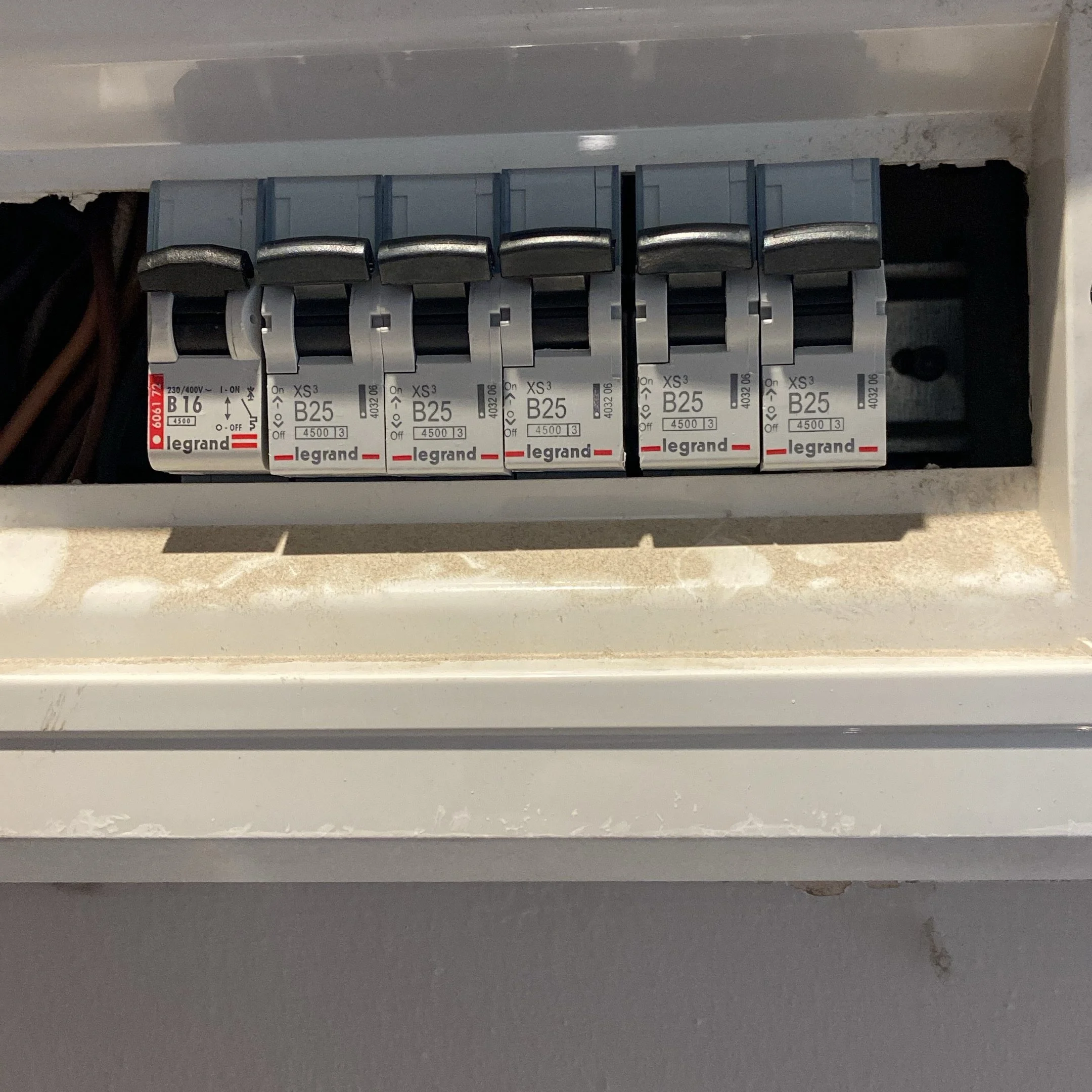 Adana Çoban Yurtçu Bulvarı elektrikçi hizmeti ve elektrik tesisatı