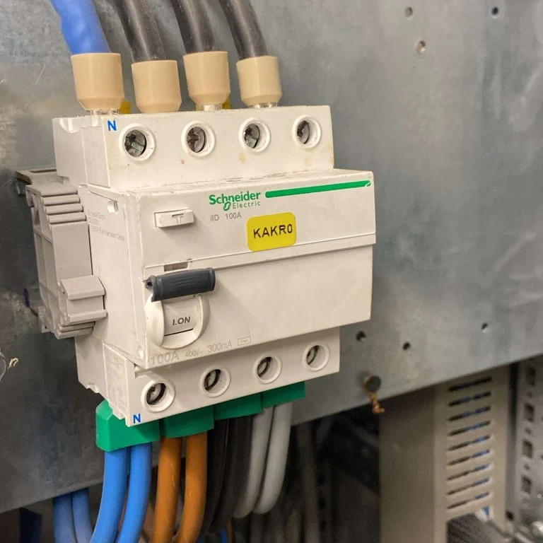 Adana/Seyhan elektrik tesisatı arıza bakım onarım hizmetleri-acil elektrikçi usta hizmetleri-en yakın elektrikçi usta desteği-adanaelektrikcim.com.tr