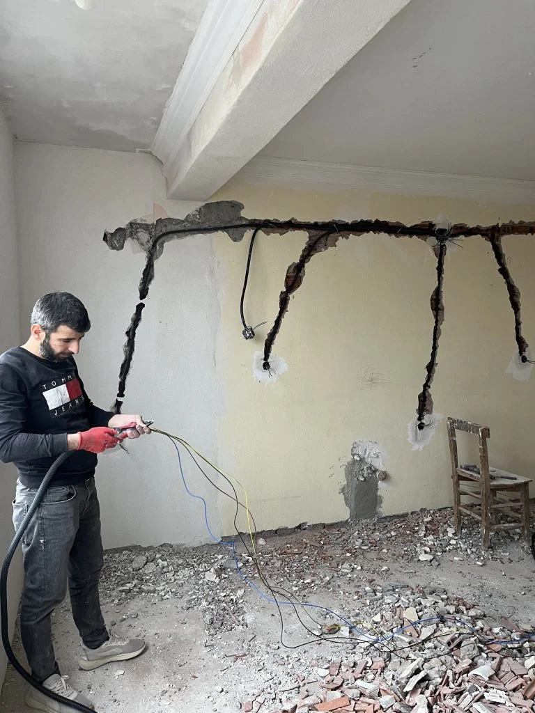 Adana elektrik servis ve saha çalışması