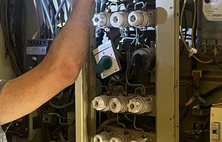 Adana elektrikçi teknik servis çalışması