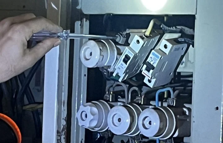 Adana elektrik arıza ve tesisat servisi