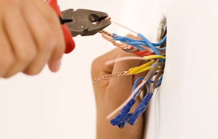 elektrik tesisati ariza ve onarim 1 – Adana Elektrikçi ve Tesisat Hizmetleri